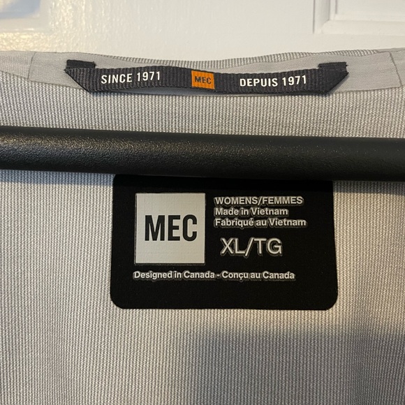 Black MEC rain jacket - Picture 3 of 5